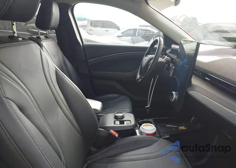 2023 Ford Mustang Mach-E Premium z USA, uszkodzony, nr VIN 3FMTK3SU5PMA34947